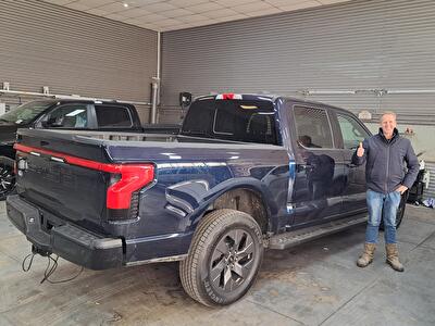 Ford F150 Lightning Lariat Extended Battery