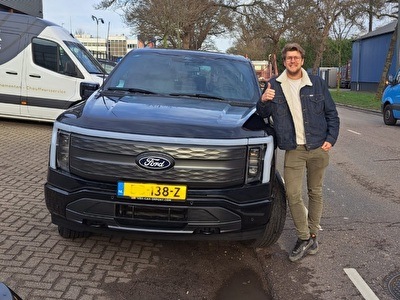 Ford F150 Lightning Lariat Extended battery