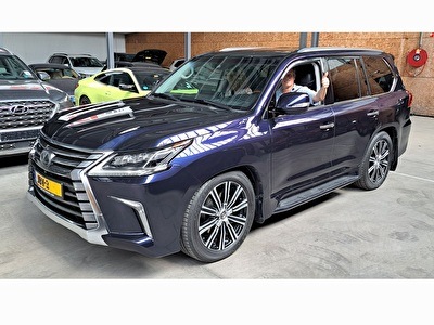 Lexus LX 570 5.7 L V8 3 rad