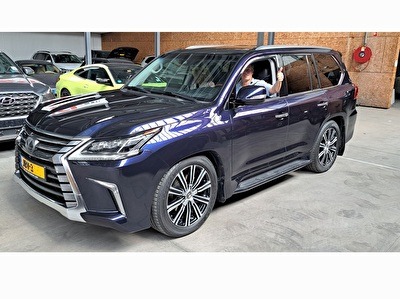  Lexus LX 570 5.7 L V8 3 row