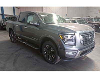 Nissan Titan Plat8inum Reser ve