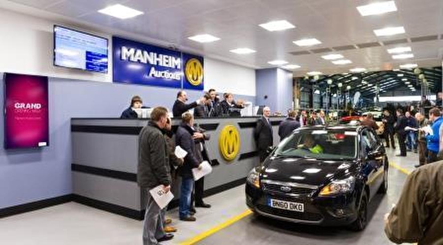 La vente aux enchères des voitures américaines