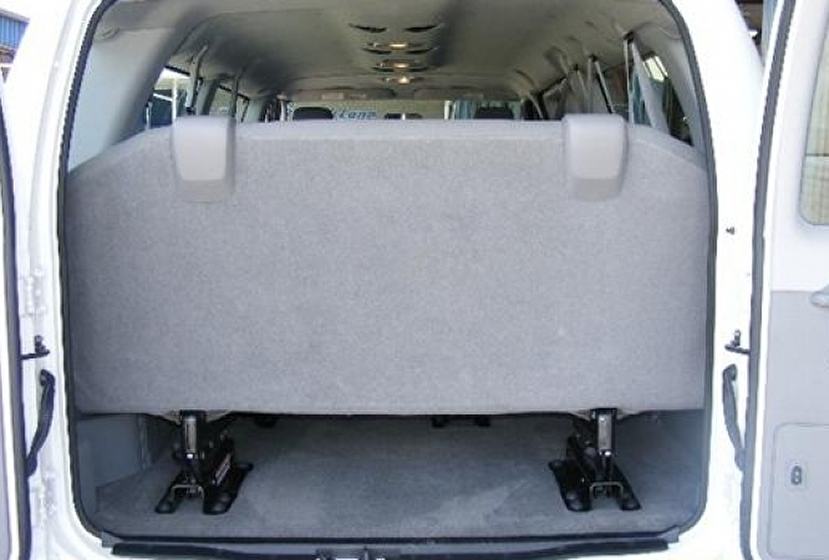 Ford E250 350 Econoline XL passenger van 8 12 of 15 seats USA