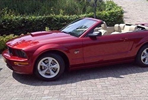 Ford Mustang V6 Premium Convertible