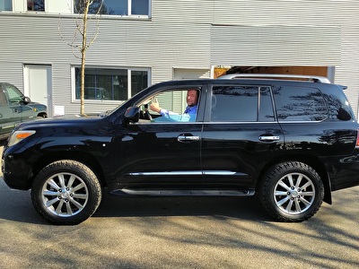 Lexus LX 570 low miles