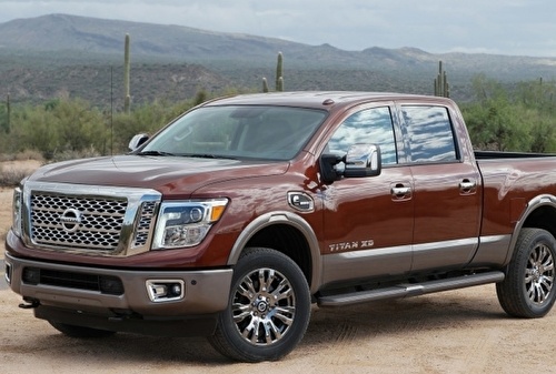 Nissan Titan XD Crew Cab pick up 4x4 Cummings diesel