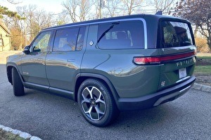Rivian R1S und R1T Import ist aufgrund der offiziellen Servicemöglichkeit interessant